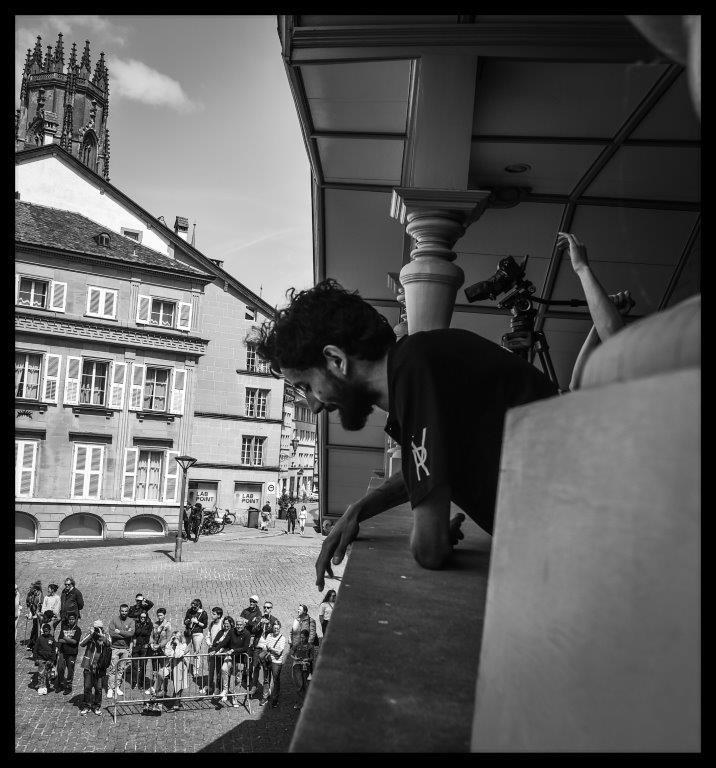 Au balcon