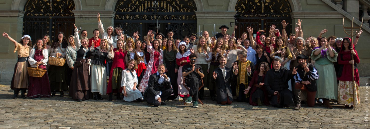 Toute la troupe réunie
