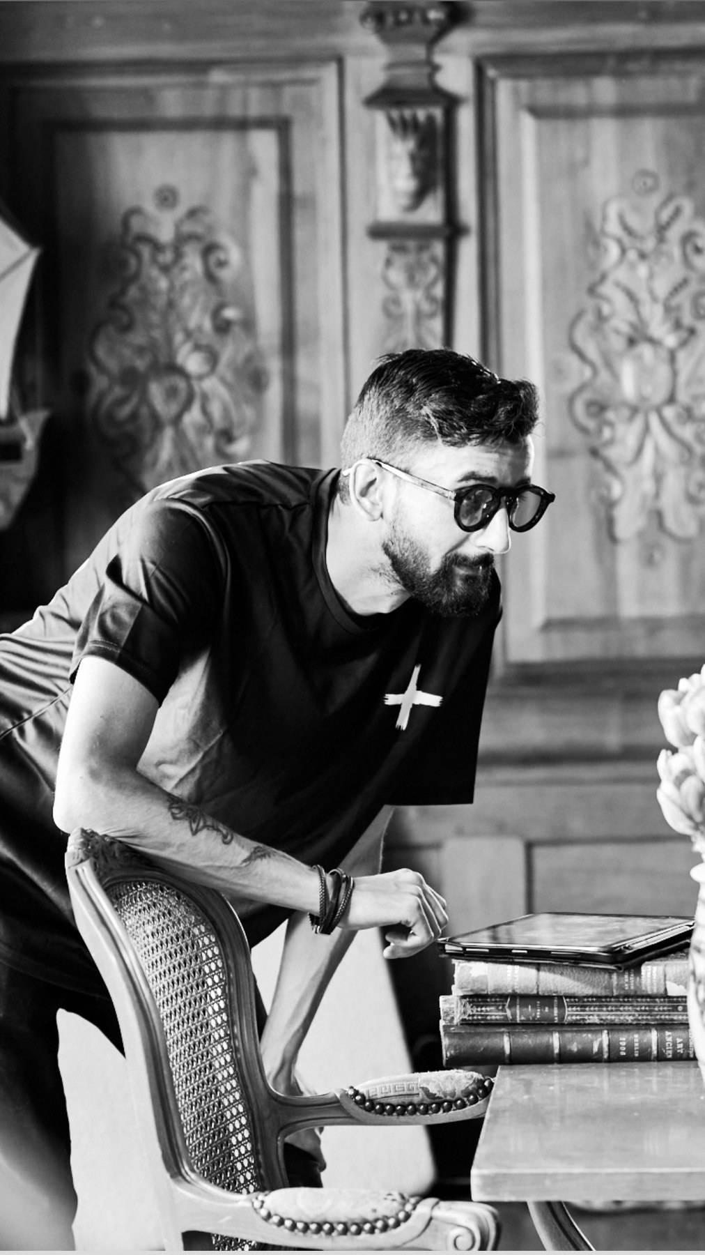 Sur la table